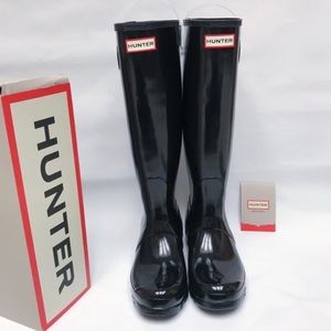 NEW black glossy Hunter rain boots size 6 women’s